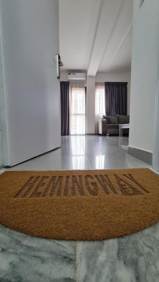 Heming-Way Hotel Дуррес Экстерьер фото