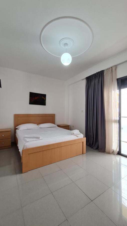 Heming-Way Hotel Дуррес Экстерьер фото